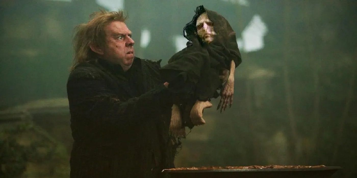 Peter Minus rivela Voldemort al cimitero in Harry Potter e il Calice di Fuoco.