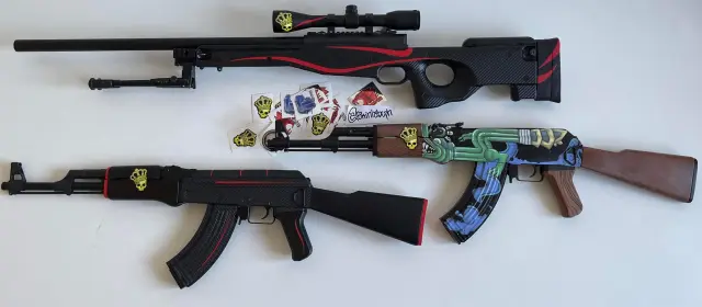 AWP Redline, AK-47 Redline e AK-48 Fire Serpent.