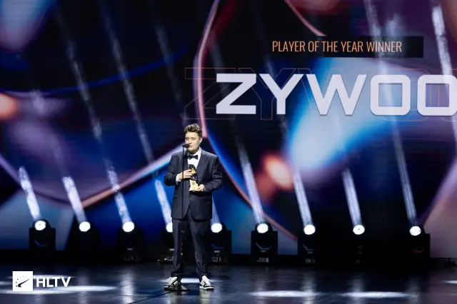 Zywoo durante il suo discorso di accettazione agli HTLV Awards 2023.